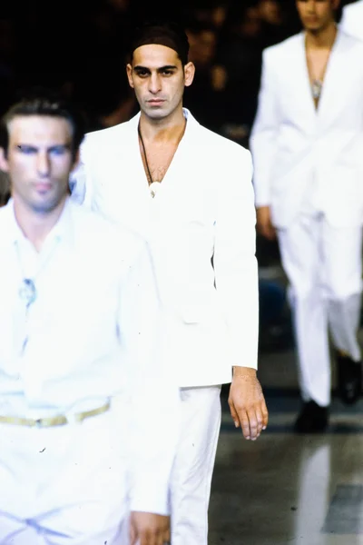 Look 64